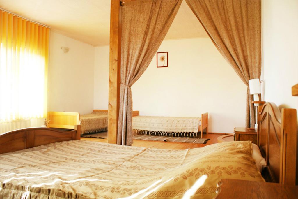 Casa Fortyogo Târgu Secuiesc Cameră foto